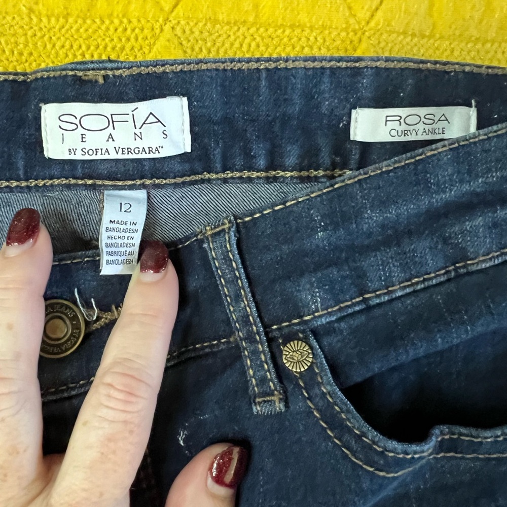 Sofia jeans size 12. Curvy ankle Rosa denim. - Picture 2 of 5